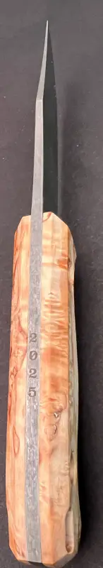 engraved-knife-vertical