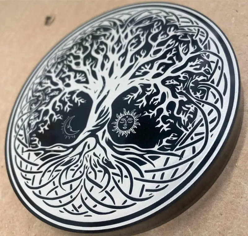 engraved-tree